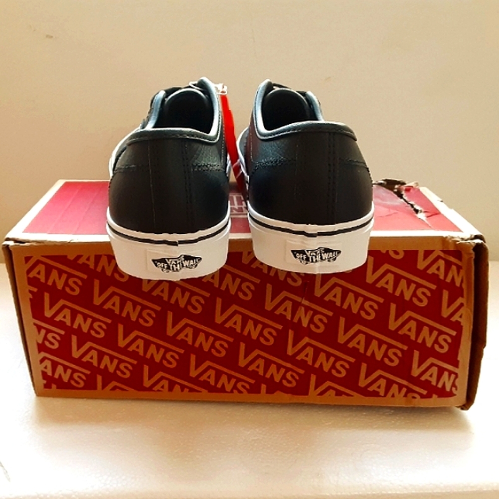 Vans - Picture 3 of 4